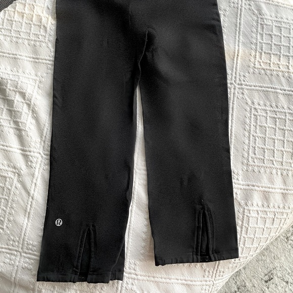 Lululemon Capri leggings, with triangle slit - Picture 1 of 1
